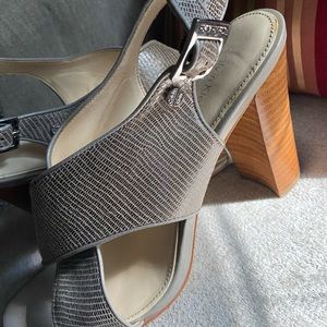 Calvin Kline sandals 👡